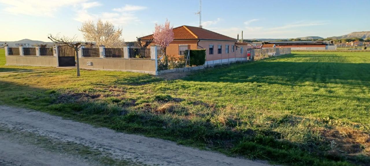 La Espiga Villa Valladolid Bagian luar foto